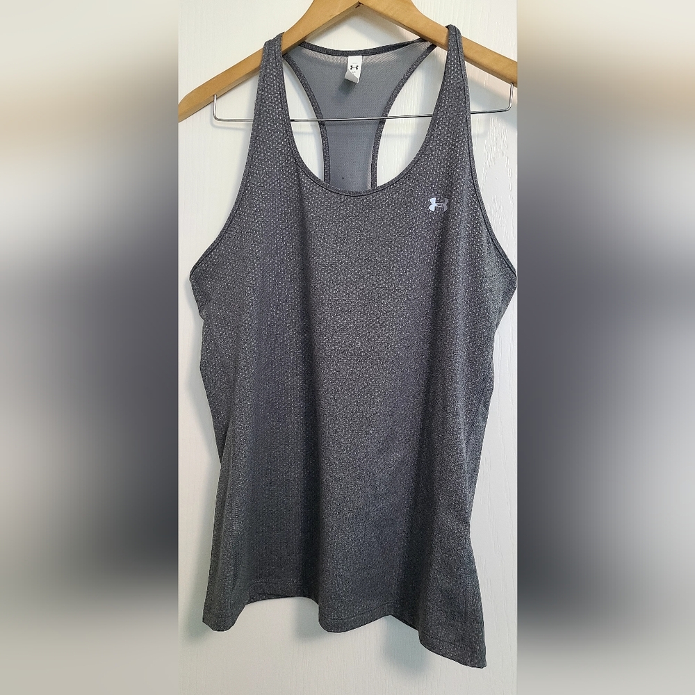 ⭐️3/$35 Under Armour Performance Tank Size large